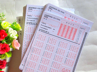 答题卡一般是什么纸质？